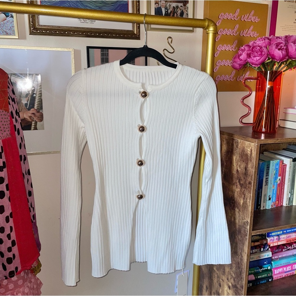 NEW Commense White Ribbed Knit Button Front Sweater - Picture 12 of 14